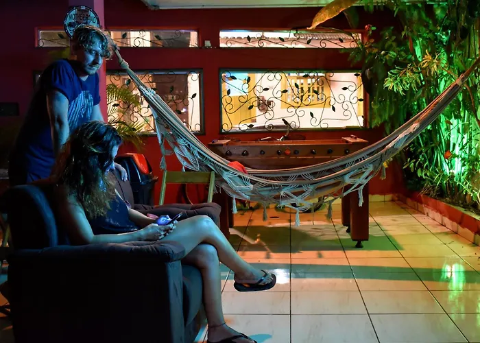 Leo'S Clan Beach Hostel